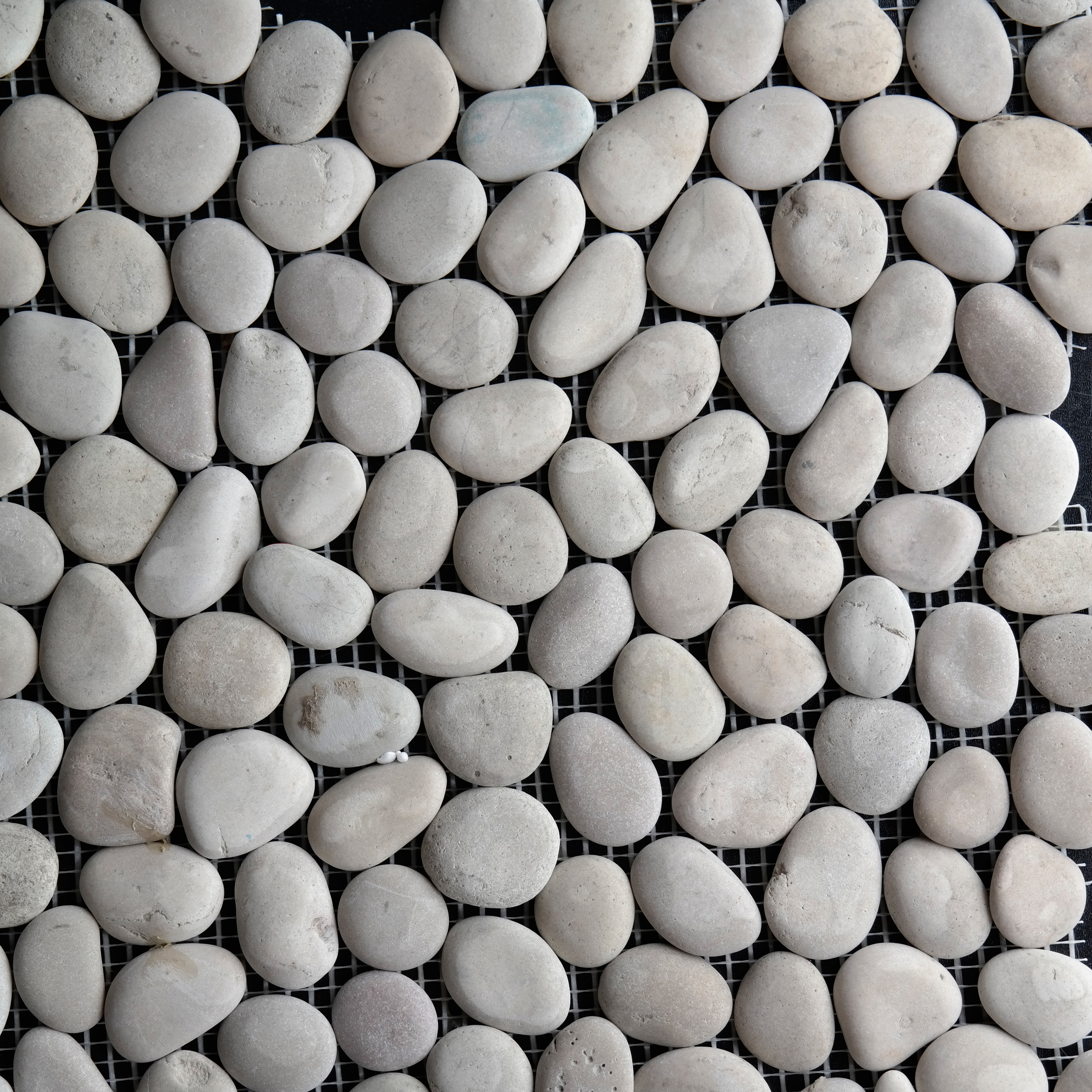 Round Pebble Mosaic Mini Beige Stone Honed 
